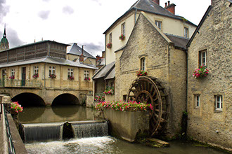 Historical town Bayeux offers everything you wish for: shops, culture, history, museums.